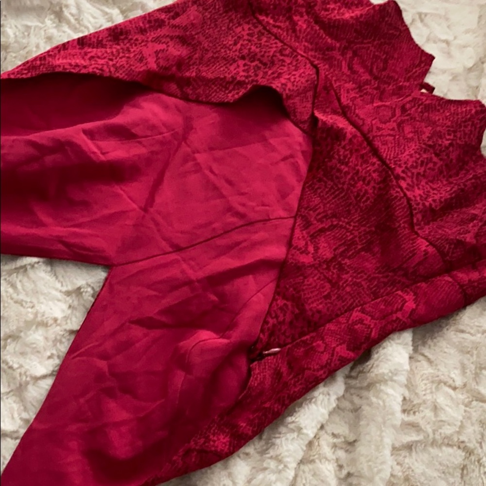 Guess top NWT - Picture 7 of 8